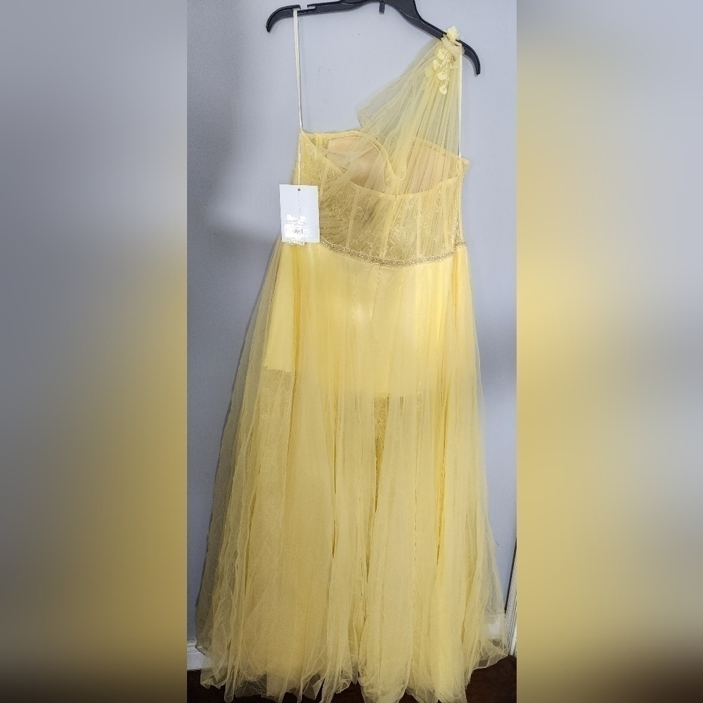 Mac Duggal NWT Lemon EMBELLISHED TULLE ONE SHOULDER HIGH LOW GOWN size 18 - Picture 14 of 16